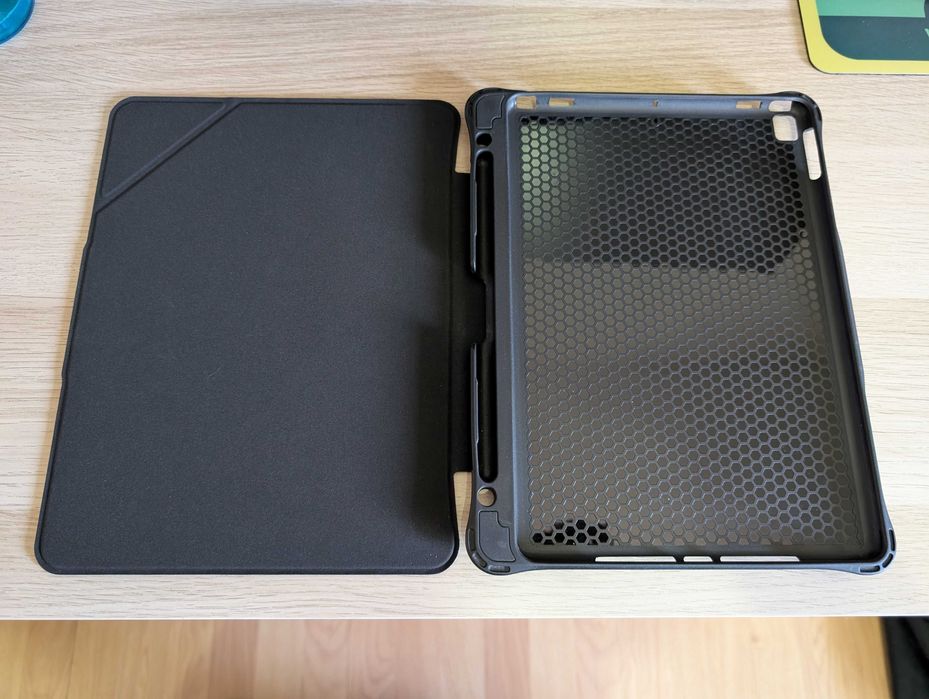Apple iPad cinzento sideral 64 GB Wi-Fi c/ capa, teclado, caneta e hub