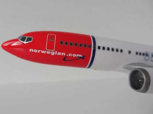 Avião de coleção HERPA -  NORWEGIAN Boeing 737 Max8  " Freddie Laker "