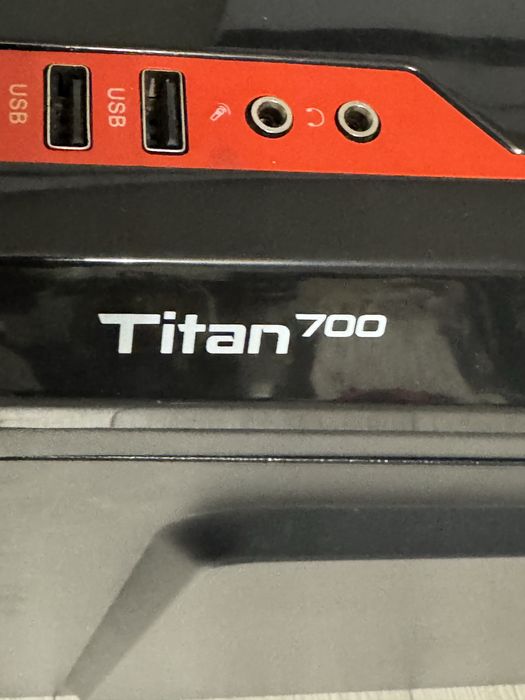komputer gamingowy Genesis titan700
