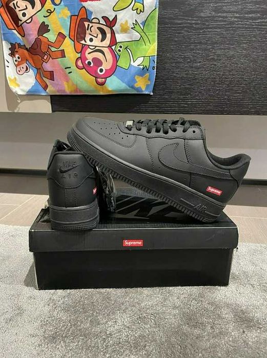 Nike Air Force 1 Low Supreme Czarny R.38