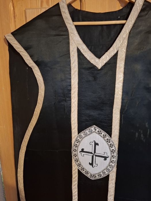 Ornat rzymski haftowany