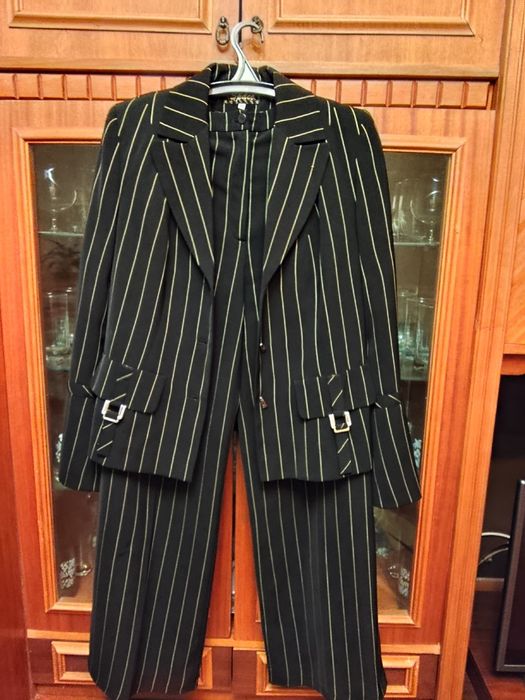 Женский брючный костюм