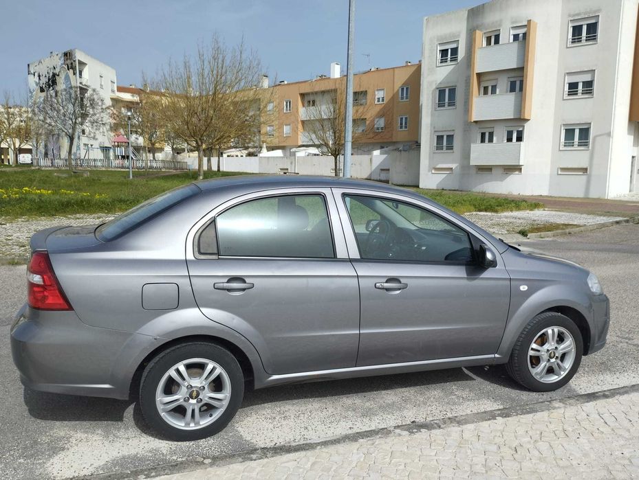 Carro Chevrolet AVEO