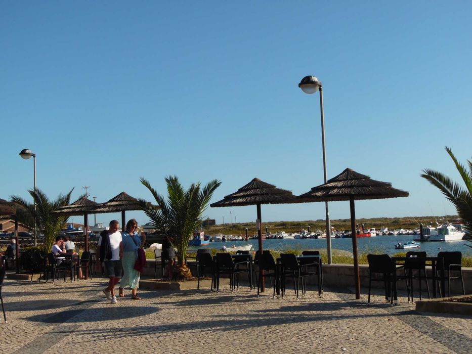 CASA ALVOR - T1, A Pé para a Praia e Centro + Estacionamento - LIVRE 11 a 18/07+ 25/07 a 01/08 + Setembro - DESCONTOS!! - ALVOR