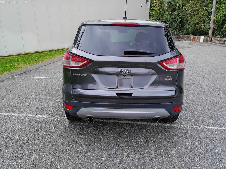 Ford Escape      2015