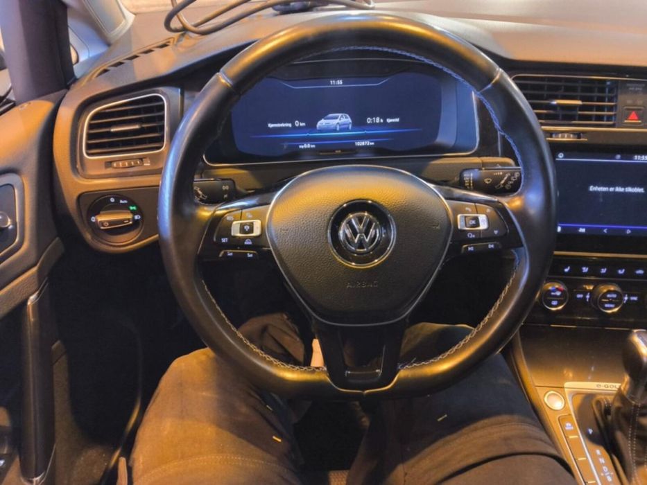 Volkswagen e-Golf 36кВт, лед приборка, запас ходу 220 км, два комплекти дисків та гуми