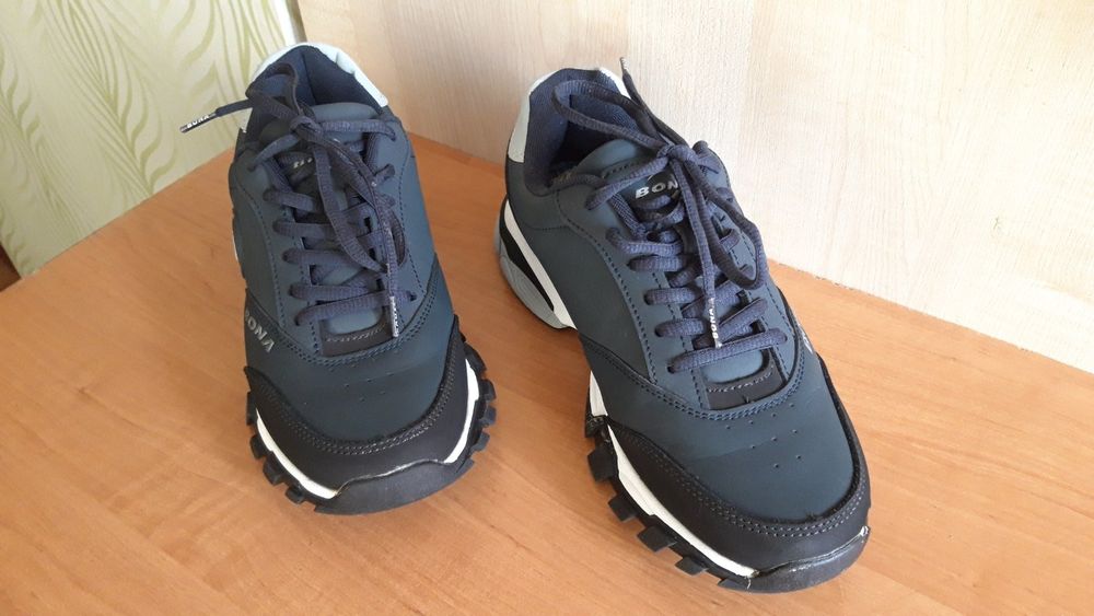 Нові кросівки, туфлі, черевики чоловічі, фірма Bona, розмір 41