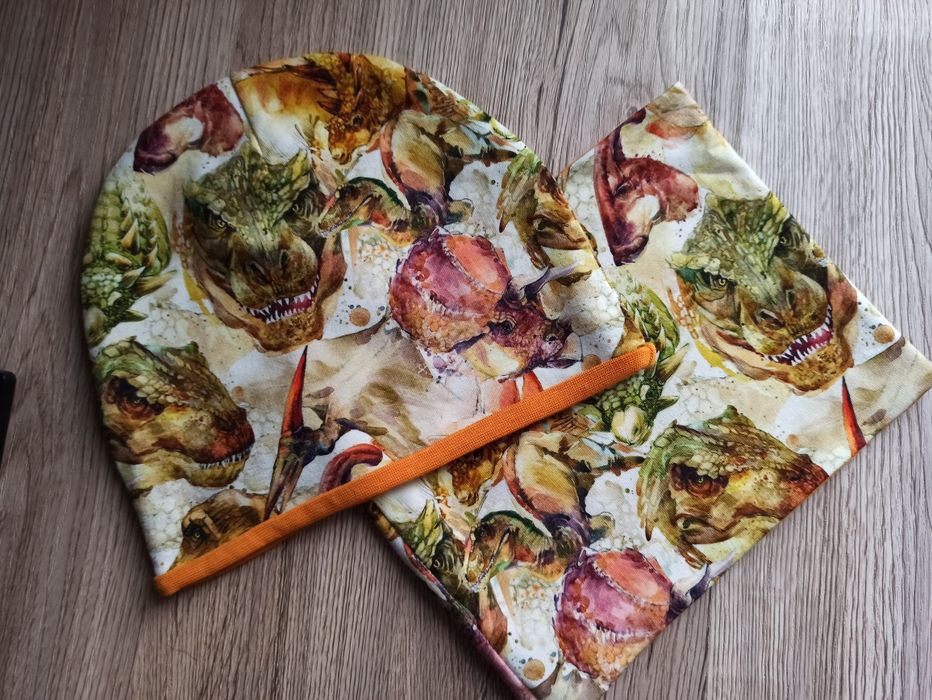 Nowy komplet dinozaury, czapka + komin, obwód głowy 47-48 cm