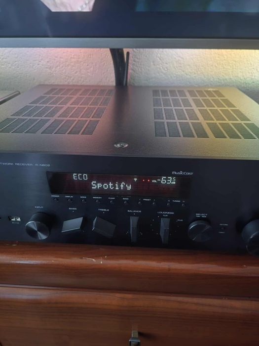 Zestaw stereo B&W 685 S2 + Yamaha R602N