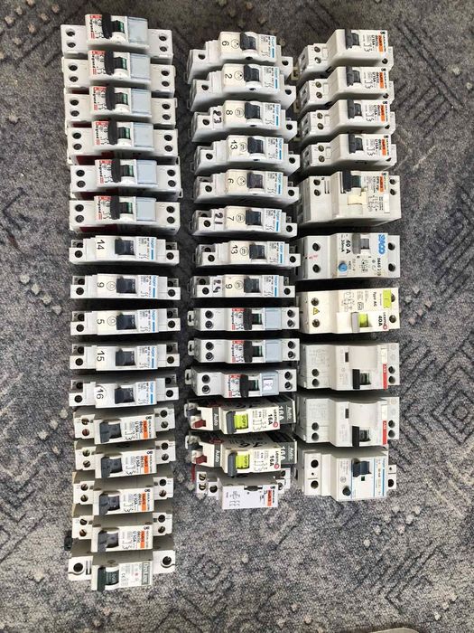 Автомати для світла двохрядні