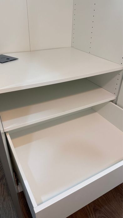 Roupeiro PAX com espelho - Como novo