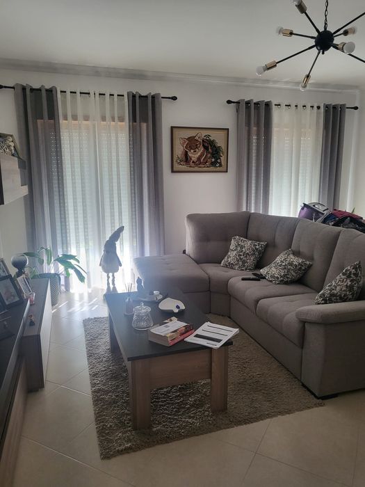 Apartamento t2 com garagem arrecadacao,2 elevadores 2 casas de banho
