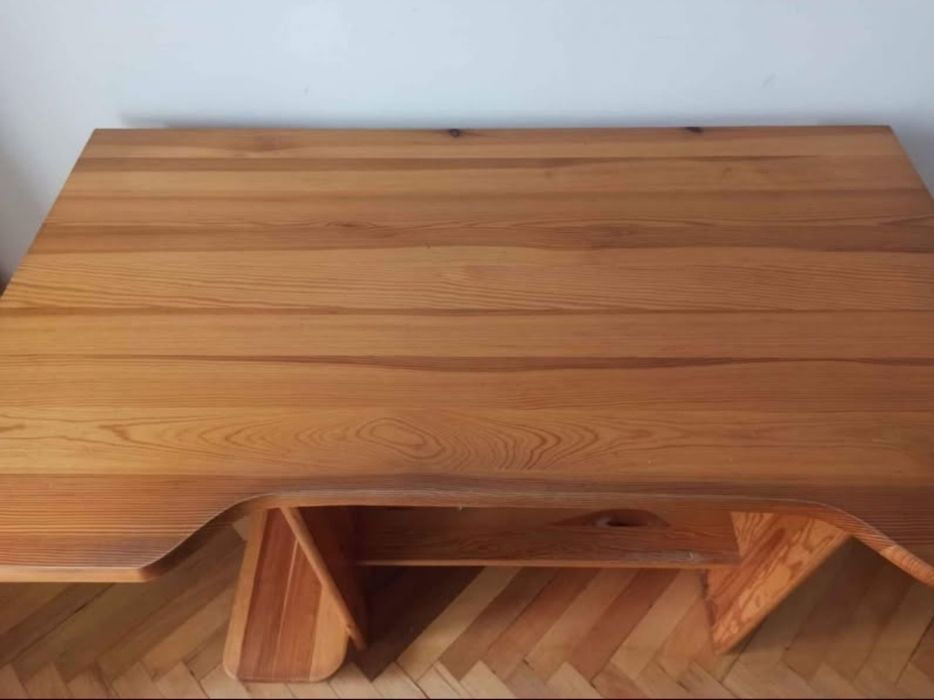 Solidne drewniane biurko
