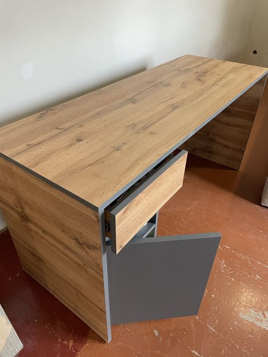 Стіл офісний-письмовий