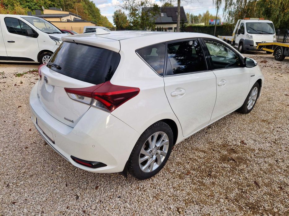 Toyota Auris Hybrid LPG Hybryda z Gazem Wynajem Wypożyczalnia Łódź Gór
