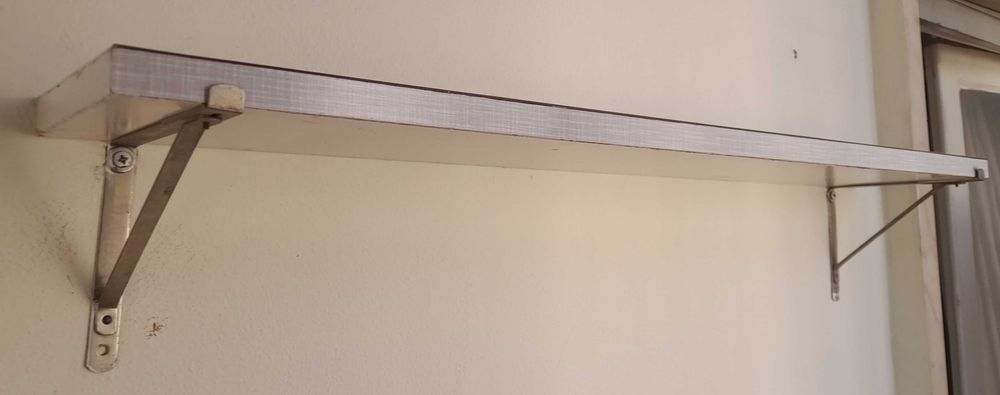 Prateleira em Madeira Antiga/Vintage