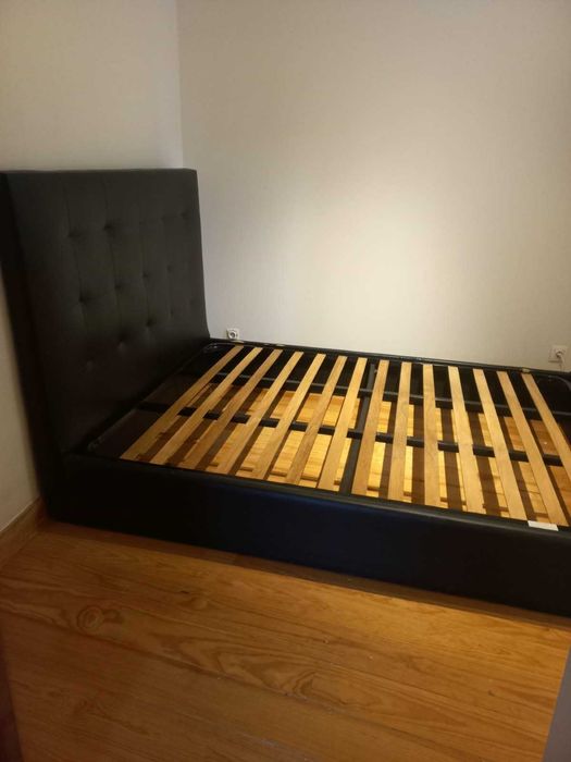 Cama de casal 140x190 com cabeceira + colchão