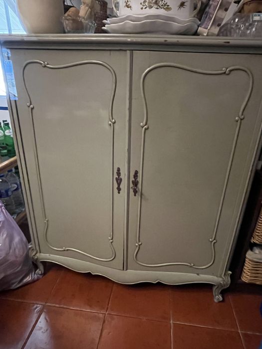 Armario antigo cinza
