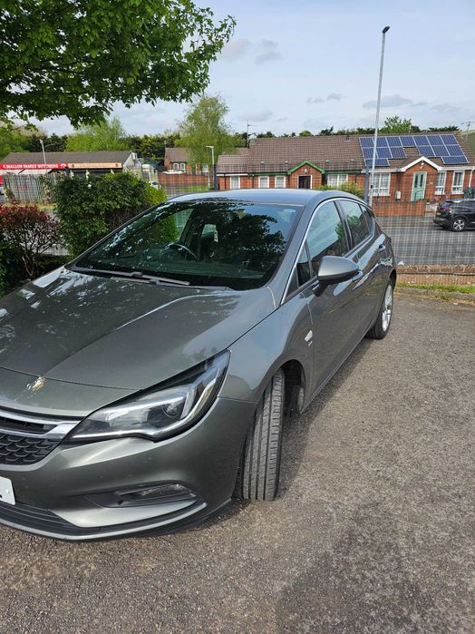 Carro com matricula do uk