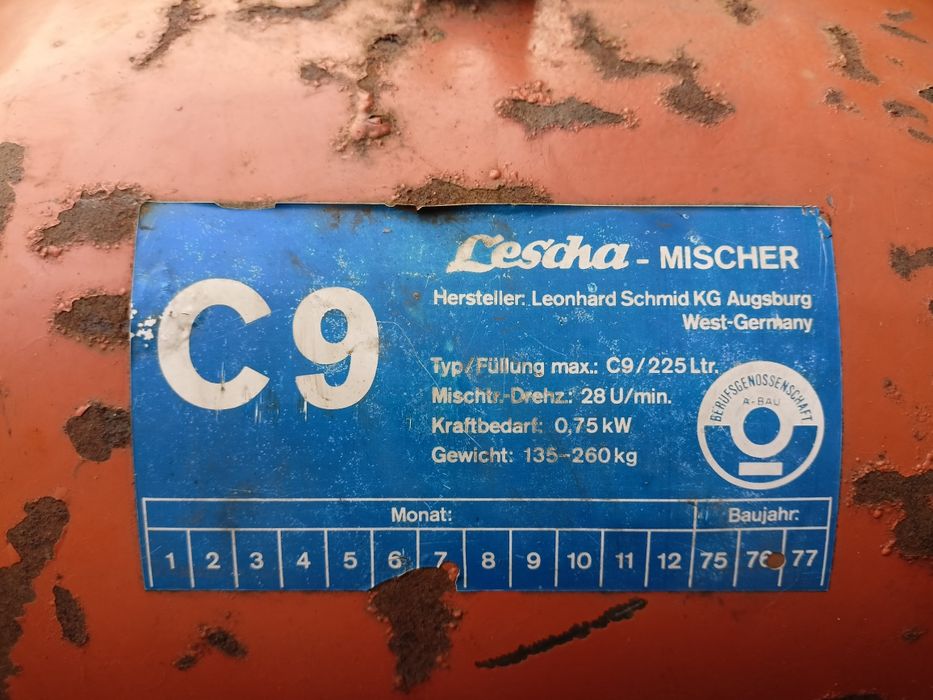 Betoniarka spalinowa Lescha 225 litrów