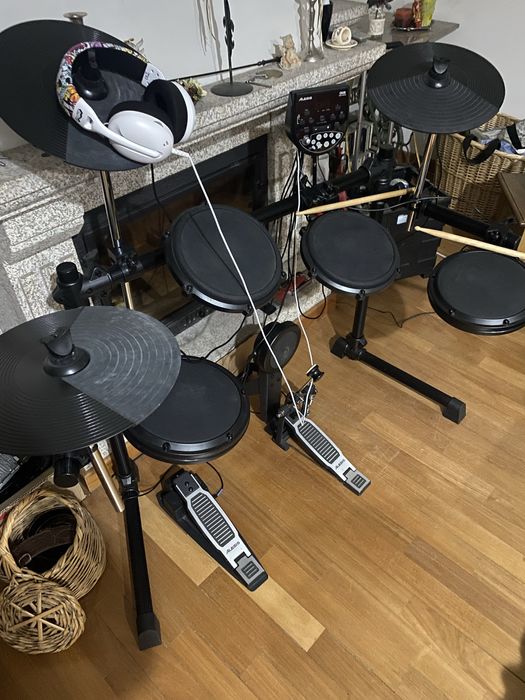 Beteria eletronica ALESIS DM6