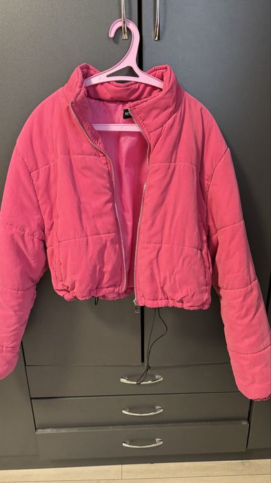 Трендова рожева куртка з затяжками на весну/осінь, стан нової, S-M