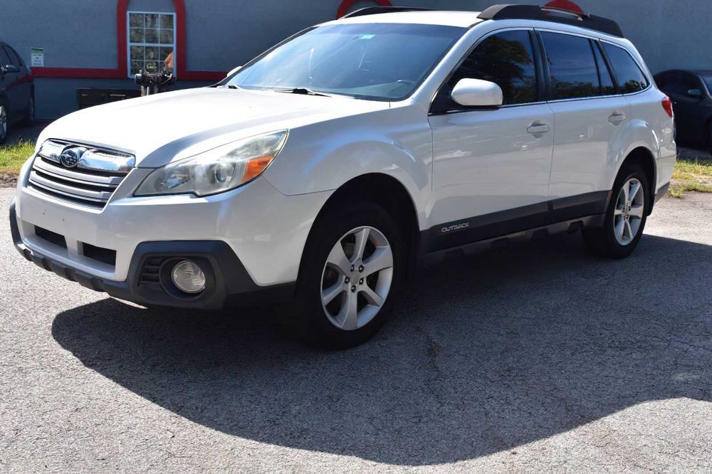 Subaru Outback 2.5i Limited      2013