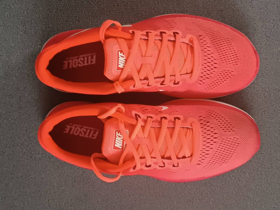 Фірмові жіночі кросівки Nike 40