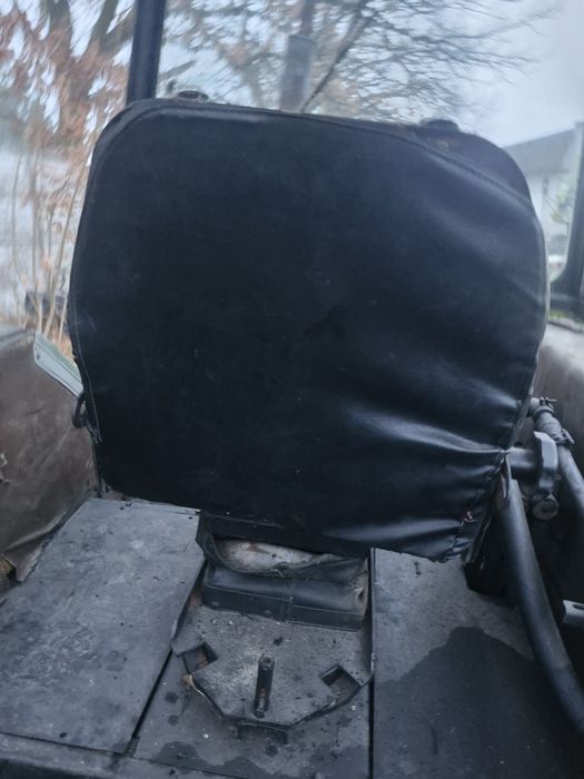 Siedzenie z obrotnicą ostrówek k162 ursus