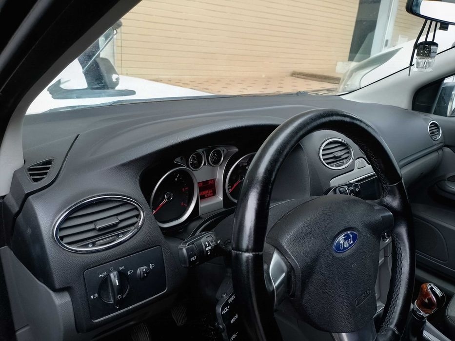ford focus  sportvan