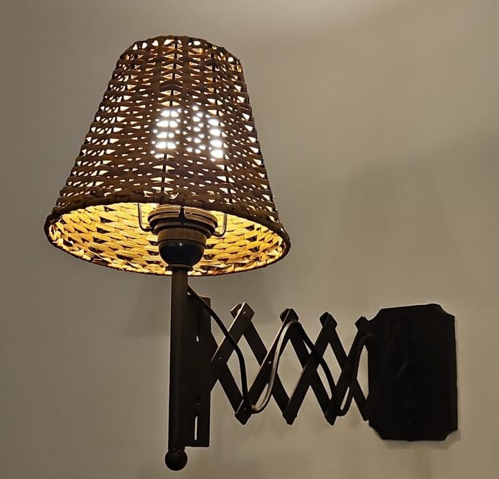 Apliques articulado em ferro