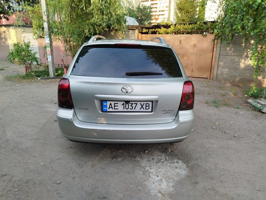 Тойота Авенсис универсал
