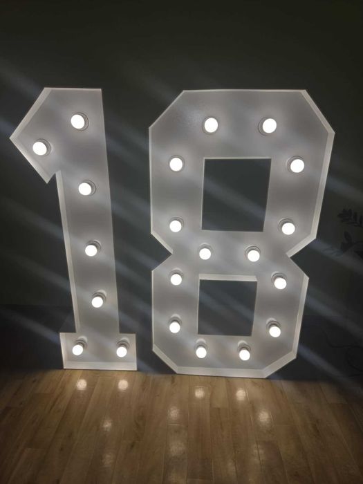 Fotolustro 65"/ napisy neonowe/ duży napis MIŁOŚĆ, 18/ ciężki dym