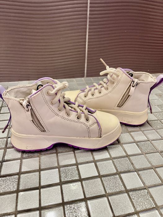 Осінні черевики для дівчинки