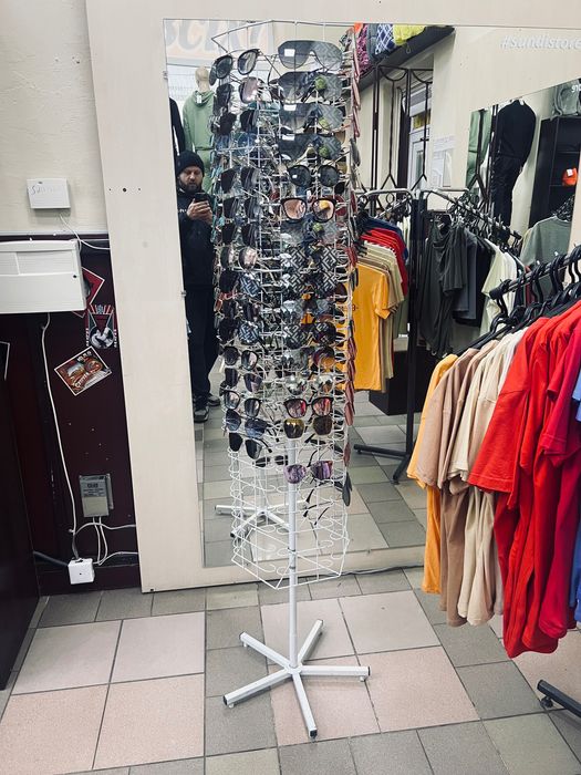 стійка для окулярів металева