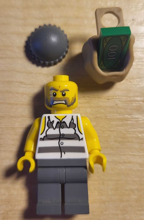 LEGO figurka złodzieja (mięśniak)