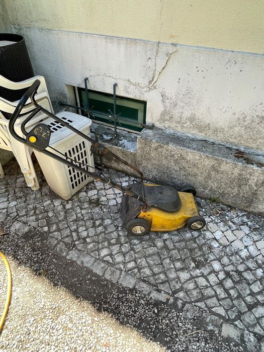 Um corta relvas