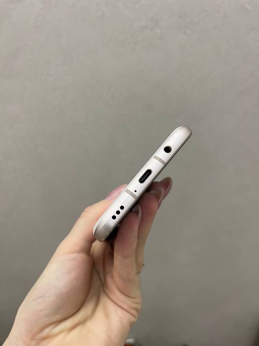 Смартфон LG V60 LM-V600VM 8/128 Gb 1Sim+microSD