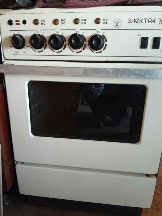 Продам електроплиту
