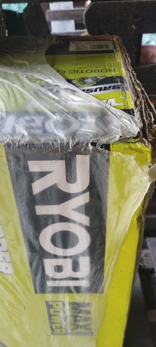 RYOB I -robot koszący