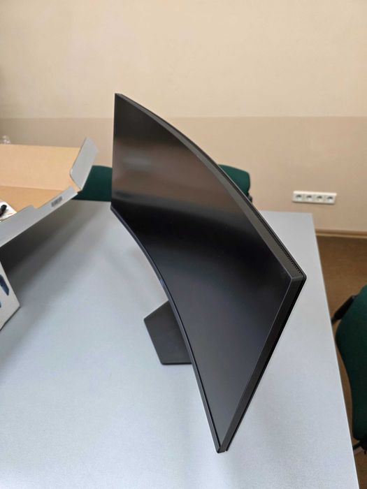 Monitor LED 32" i większy S3422DW