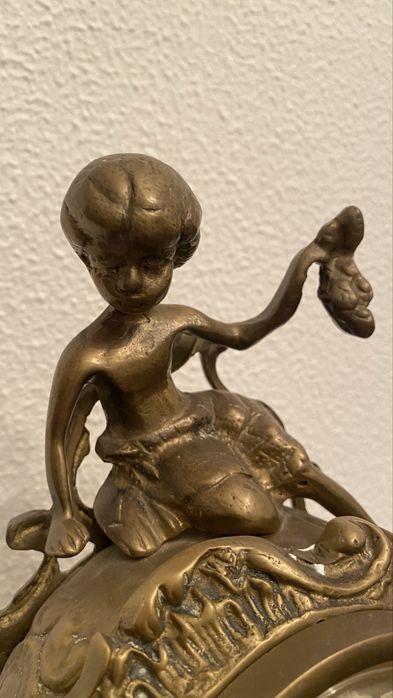 Relogio de mesa em bronze dourado