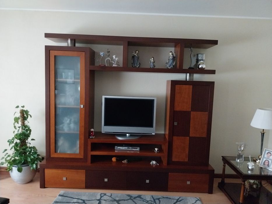 Móvel de sala em cerejeira