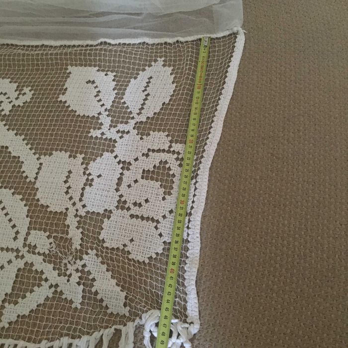 Várias cortinas em filet / filé bordado à mão