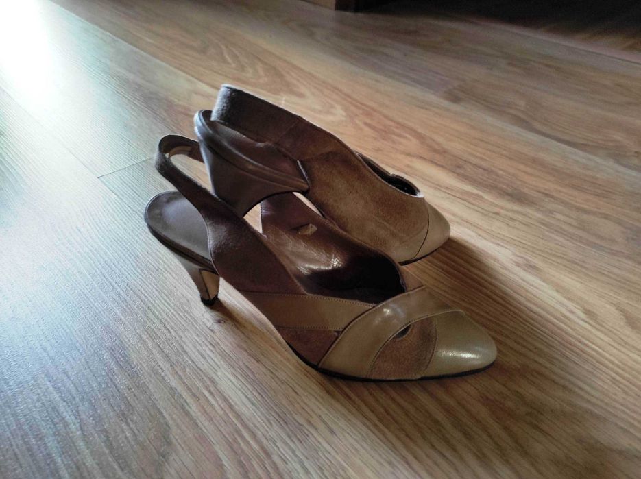 Sapatos/Sabrinas/Sandálias - nº 34 - Novos - Pele e sola de couro