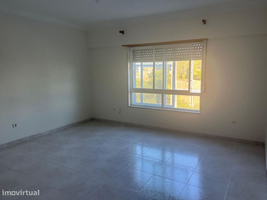 Excelente Apartamento T2 em Campinas, Belas