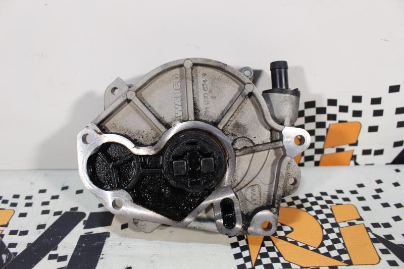 Depressor dos travões / bomba de vácuo VOLKSWAGEN Golf VI (5K1)
