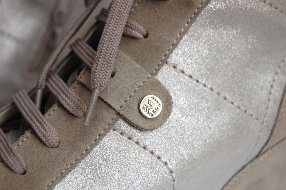 Nowe sneakersy damskie Geox D Illusion r.41 zamsz skóra srebrne szare