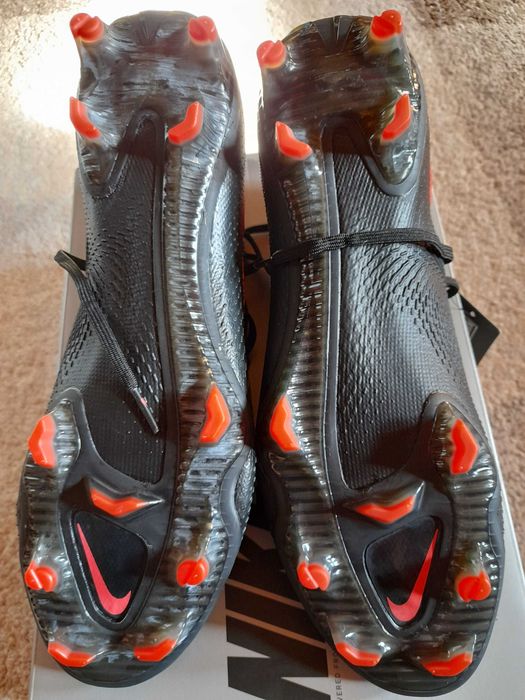 korki do piłki nożnej Nike Phantom GT, model profesjonalny, podobny z mercurial i hypervenom