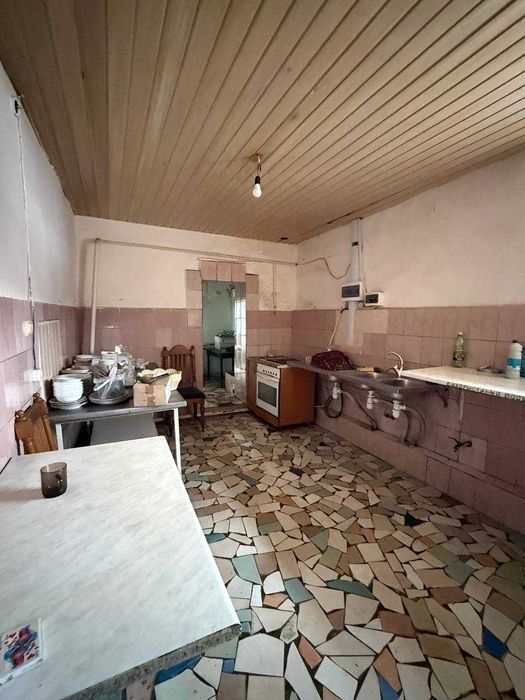 Продається комерційне приміщення над річкою Сірет, с. Панка